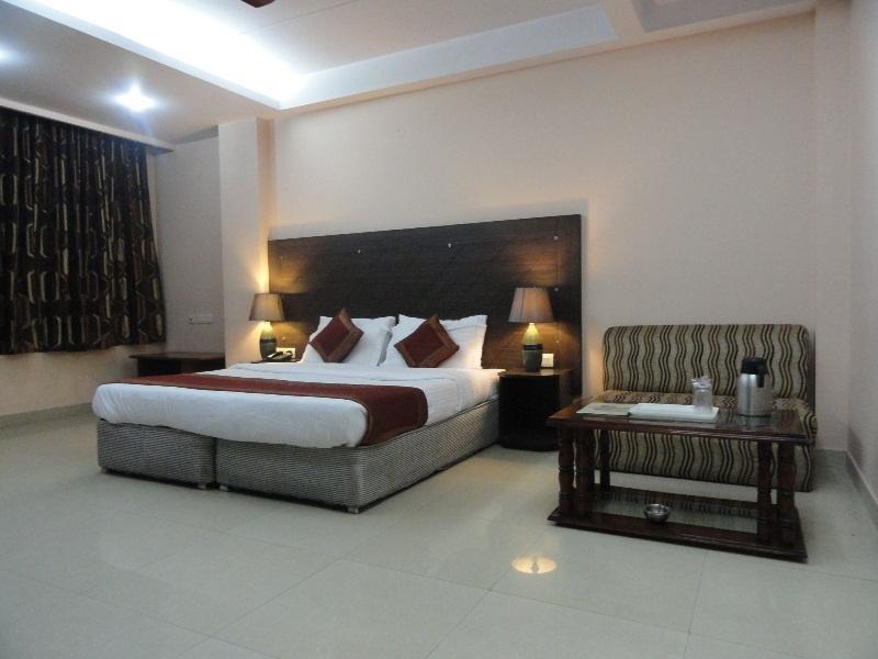 Hotel Kyron Delhi  Ngoại thất bức ảnh