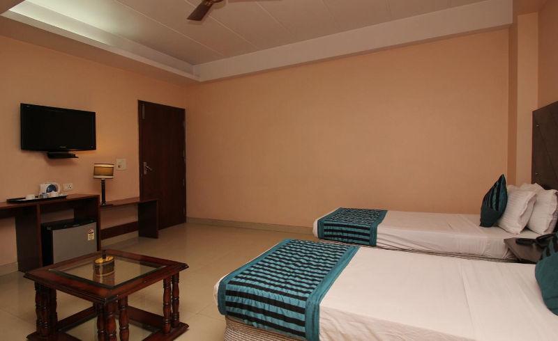 Hotel Kyron Delhi  Ngoại thất bức ảnh